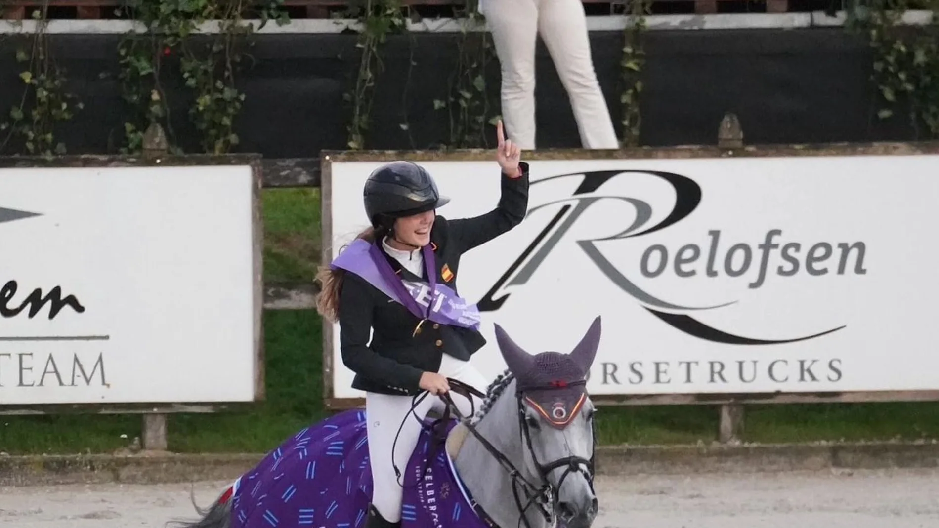 Olivia Álvarez, campeona de Europa, en la vuelta de honor