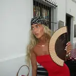 Si eres rubia, este es el color que debes invadir tu fondo de armario de verano.