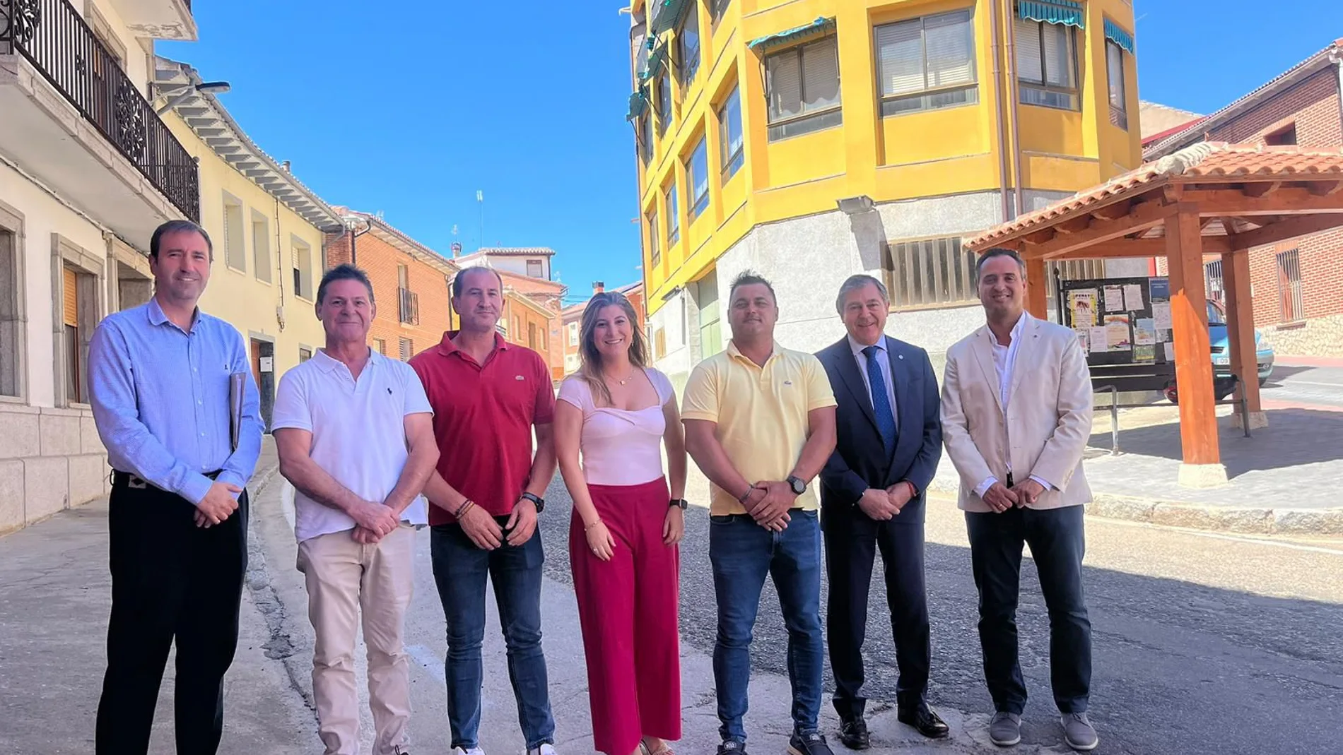 La delegada territorial de la Junta en Valladolid, Raquel Alonso, presenta el proyecto a los alcaldes