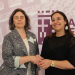 La alcaldesa de Palencia, Miriam Andrés, y la secretaria general de Fundación ONCE e Inserta Empleo y directora de Transformación, Excelencia e Igualdad de Fundación ONCE, Virginia Carcedo, suscriben el acuerdo