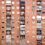 Fachada de un edificio de pisos en España