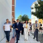 El consejero Juan Carlos Suárez-Quiñones visita la rehabilitación de "La Pinilla" en San Andrés del Rabanedo 