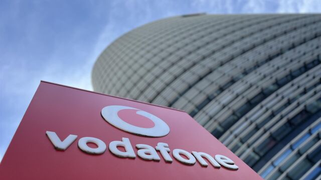 Economía.- Vodafone vende por 1.300 millones otro 10% de Oak Holdings a GIP y KKR dentro del acuerdo por Vantage Towers
