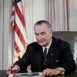 El expresidente de EE UU, Lyndon Johnson, en una imagen de archivo en la Casa Blanca
