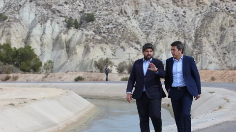 El presidente de la Región de Murcia, López Miras y el de la Generalitat valenciana, Carlos Mazón