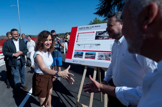  Ayuso inaugura los puentes reconstruidos tras la DANA en Aldea del Fresno