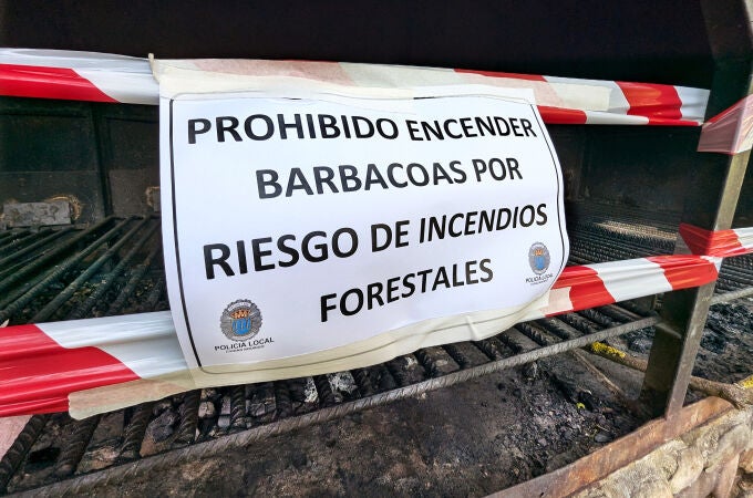 La Policía Local de Ciudad Rodrigo precinta una barbacoa ante el riesgo de incendios forestales