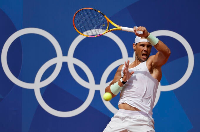 Nadal, en pleno entrenamiento en París