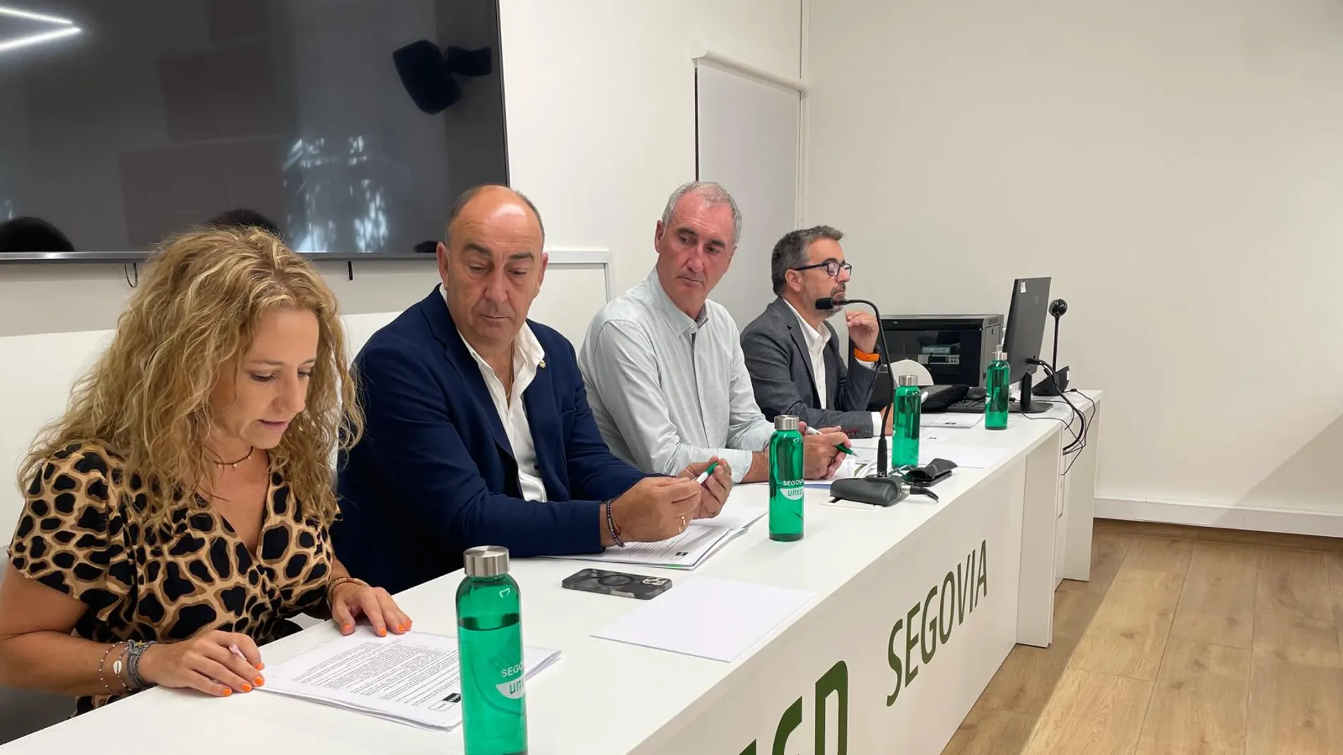Junta Rectora de la UNED, presidida por el alcalde, José Mazarías