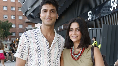 Tomás Páramo y María García de Jaime a su llegada al concierto de Karol G.