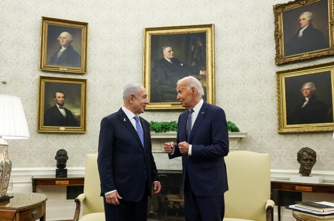 Israeli Prime Minister Netanyahu visits the White House one day after speech to Congress