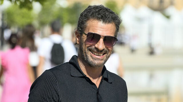 Rodolfo Sancho, de lo más sonriente y relajado, reaparece en Mallorca a un mes de conocer la sentencia de su hijo Daniel 
