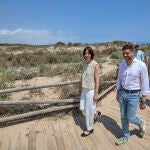 La ministra de Innovación, Ciencia y Universidades, Diana Morant, hoy en la playa de Gandía