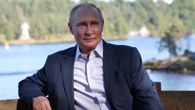 Russian President Putin meets with Belarussian counterpart Lukashenko in Karelia