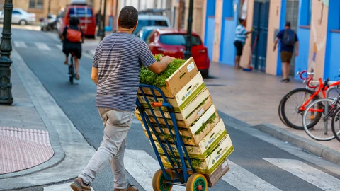 Los hogares con todos sus miembros en paro caen a 868.300, la cifra más baja desde 2008