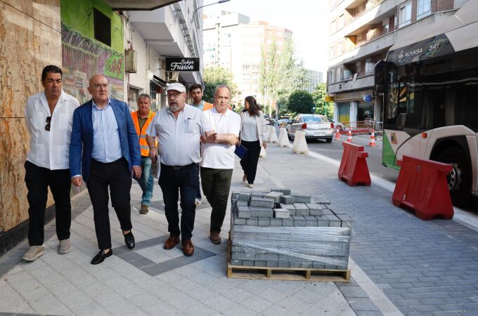 El alcalde de Valladolid, Jesús Julio Carnero, visita las obras