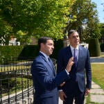 Sánchez y Pradales inician su encuentro en Vitoria