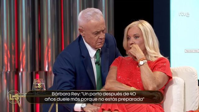 Bárbara Rey cuela en pleno programa de RTVE un duro mensaje contra Sánchez: "Gobierno, dimisión"