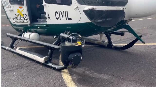 Una de las cámaras colocadas en el helicóptero para buscar al turista