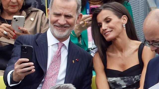 La Reina Letizia confía de nuevo en Carolina Herrera para la ceremonia inaugural de los Juegos Olímpicos