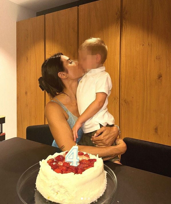 Pilar Rubio junto a su hijo Máximo Adriano 