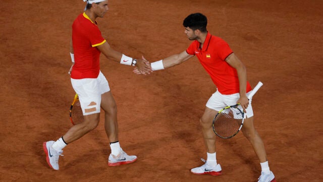 Nadal y Alcaraz celebran un punto ante González y Molteni