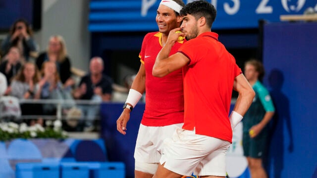 AMP.- JJ.OO/Tenis.- (Crónica) Nadal y Alcaraz por partida doble superan el primer día en París