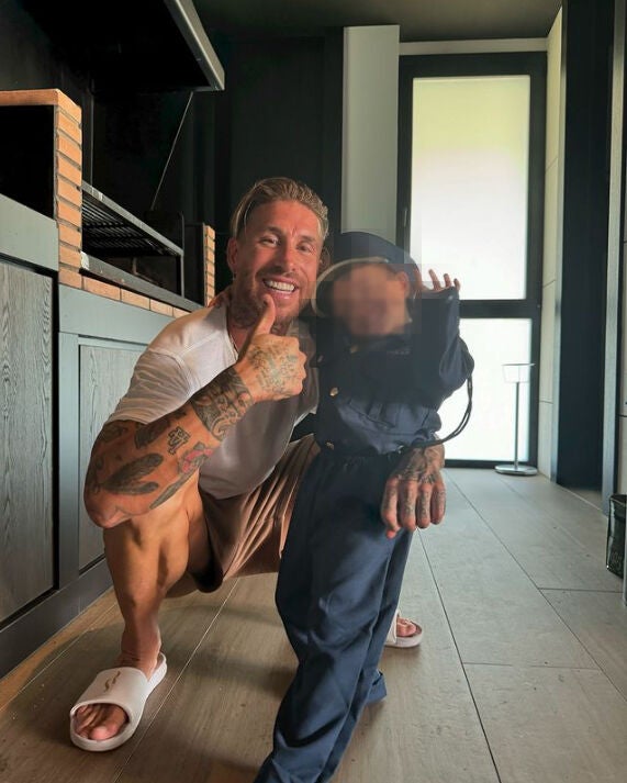 Sergio Ramos junto a su hijo Máximo Adriano 