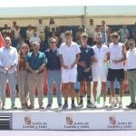 Cuadro de ganaderos del Open de Tenis de Castilla y León, junto a las autoridades