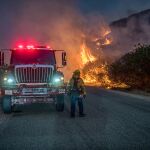 EEUU.- California declara el estado de emergencia ante el incendio forestal más grande del año