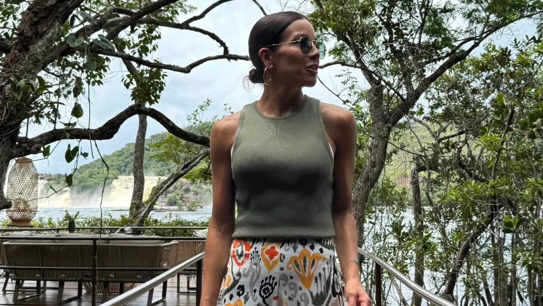 Virginia Troconis con un look perfecto de turismo exótico.