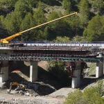 Obras de reconstrucción del viaducto O Castro (León) de la Autovía A-6