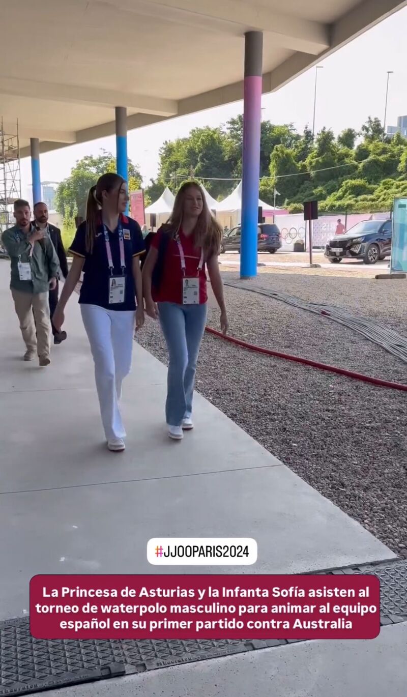 Leonor y Sofía llegando a los Juegos Olímpicos.