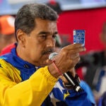 Maduro pide "respeto a la voluntad popular" tras ser proclamado presidente reelecto