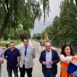 El alcalde de Valladolid, Jesús Julio Carnero, visita las obras del carril bici del Paseo Isabel La Católica