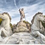 La fuente de Neptuno está siendo restaurada