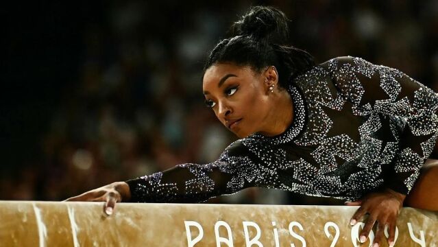 Simone Biles con su deslumbrante maillot. 