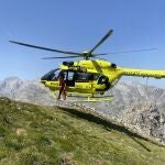 Bomberos de Asturias durante su intervención en el rescate