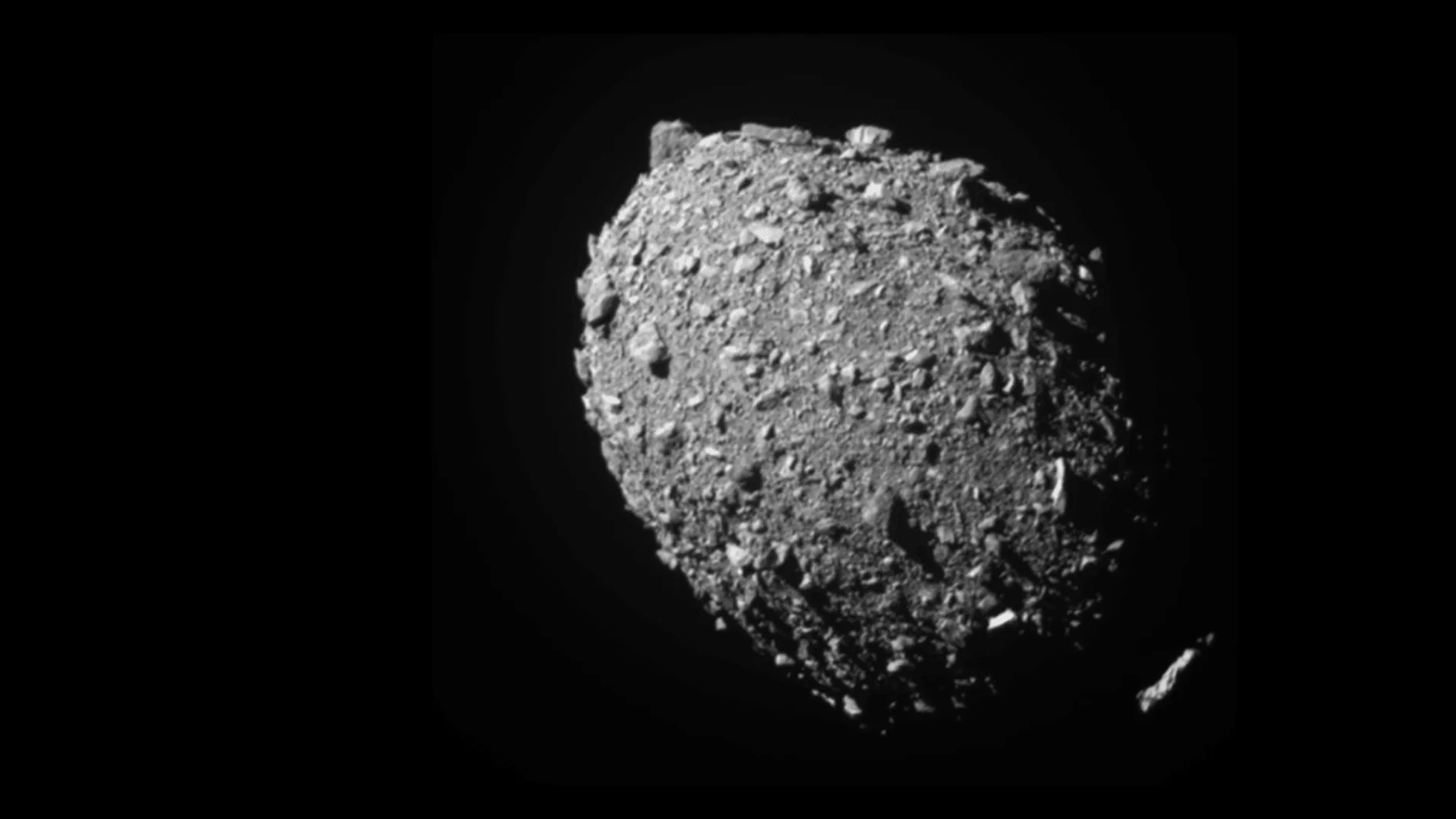 Un asteroide en el espacio