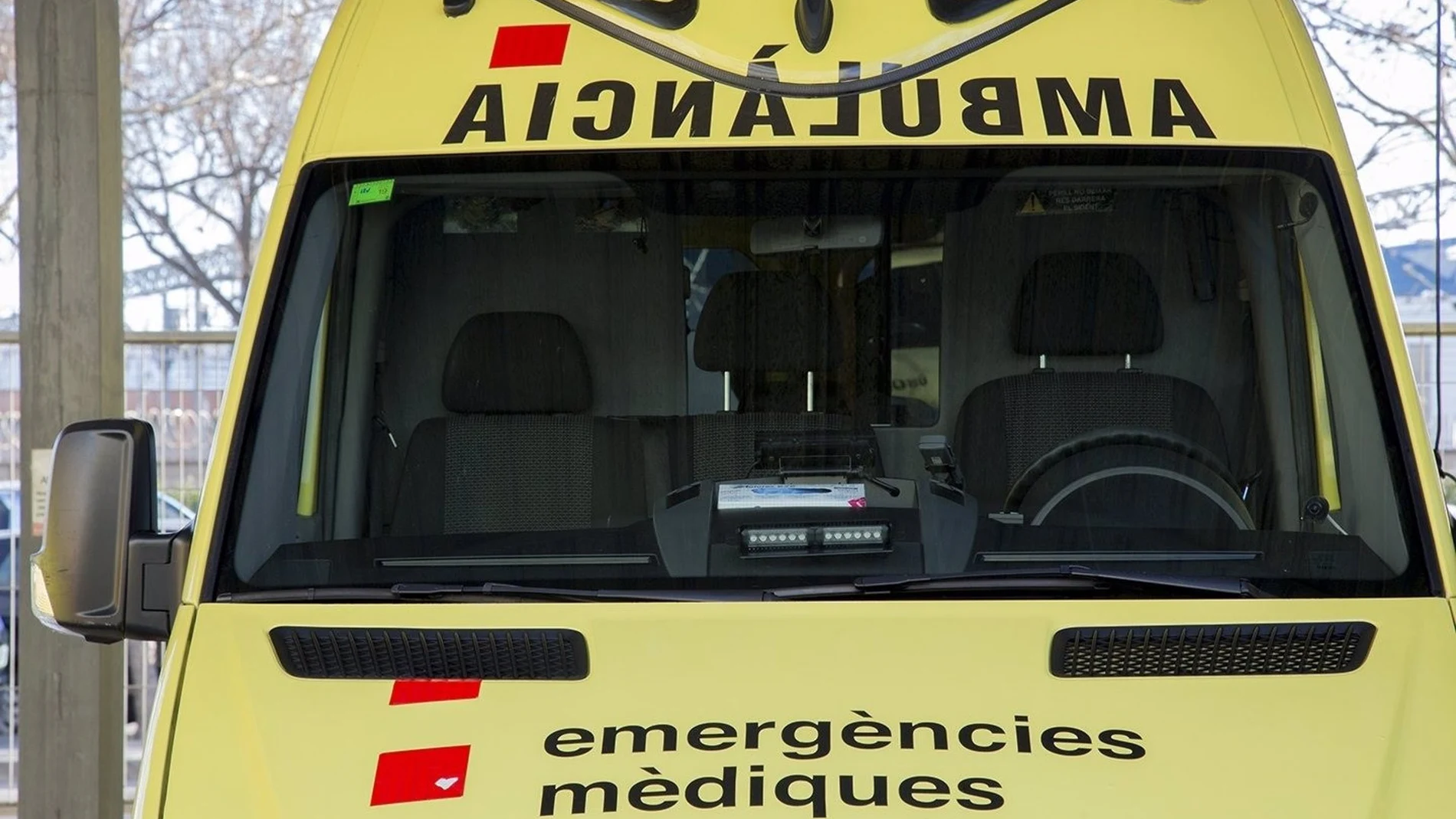 Muere un motorista al chocar con un camión en Gavà (Barcelona)