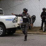 Policía dominicana vigila sede de embajada de Venezuela en Santo Domingo