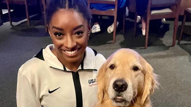  Beacon, junto a Simone Biles