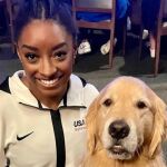  Beacon, junto a Simone Biles