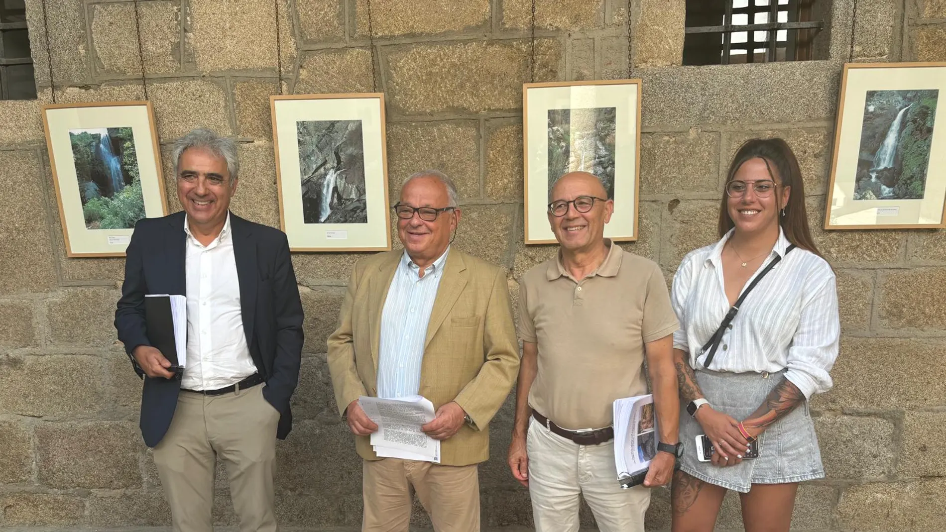 El consejero Gonzalo Santonja visita Ledesma, acompañado del director de Patrimonio, Juan Carlos Prieto; la concejala de Cultura, Turismo y Deporte, Alexia Rivas; el secretario del Ayuntamiento, Jorge Villar, y el arquitecto municipal, José Antonio López