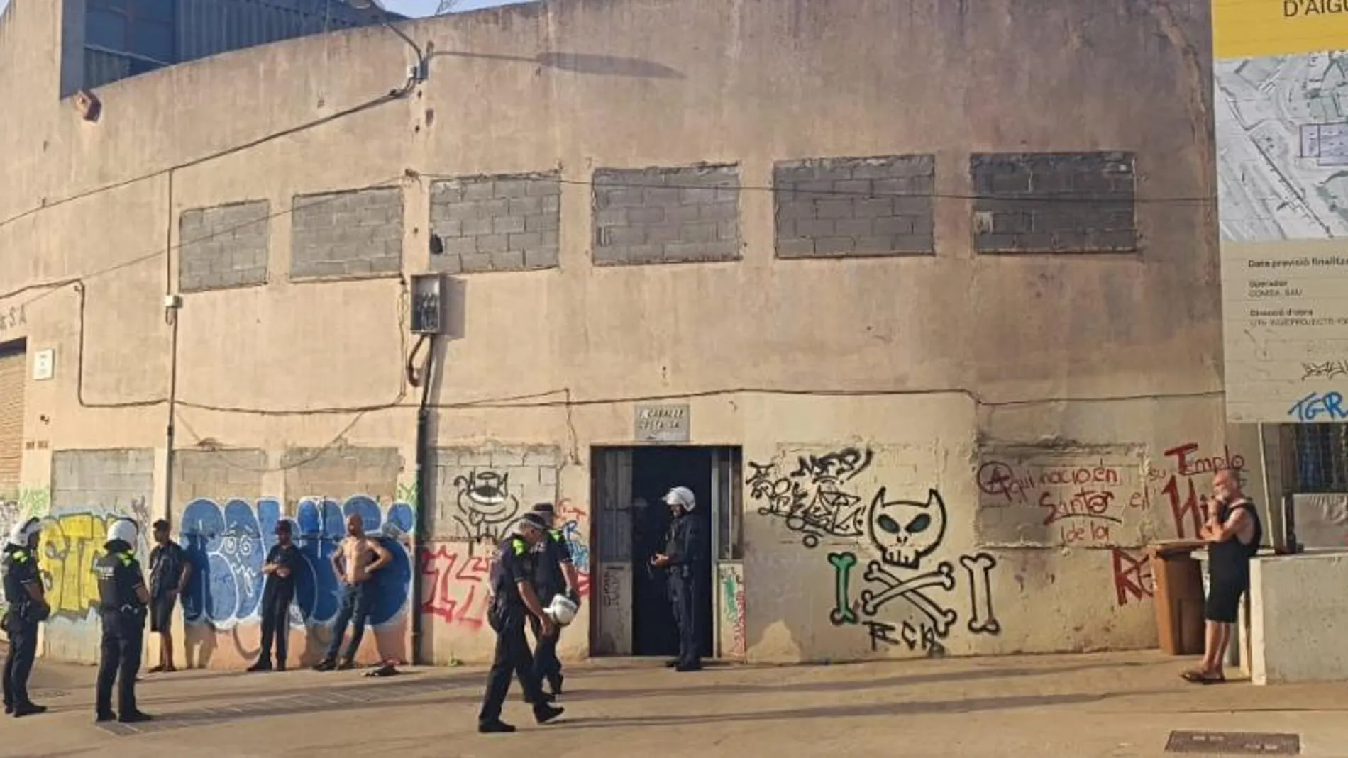 Desalojada una 'rave' con casi 200 personas en una nave industrial abandonada de Barcelona