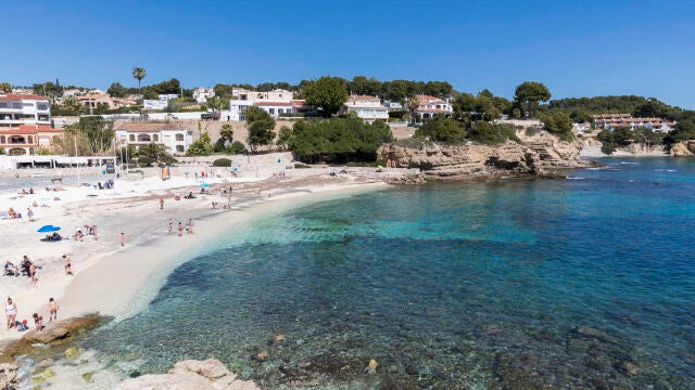 Descubre cuál es el pueblo costero de Alicante menos conocido y con playas paradisíacas