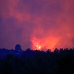 Evolución favorable del incendio declarado ayer al norte de la provincia de Alicante