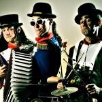 El singular cuarteto maravilla formado por tres personas de Lapso producciones que actúa en Urones