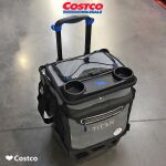 Nevera con ruedas del supermercado Costco.