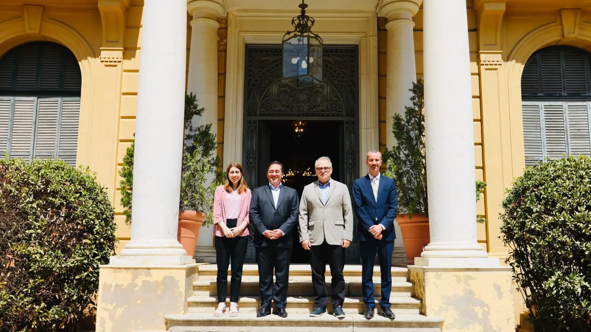 Albares visita la futura sede de Casa Asia de Barcelona, que se inaugurará en 2026